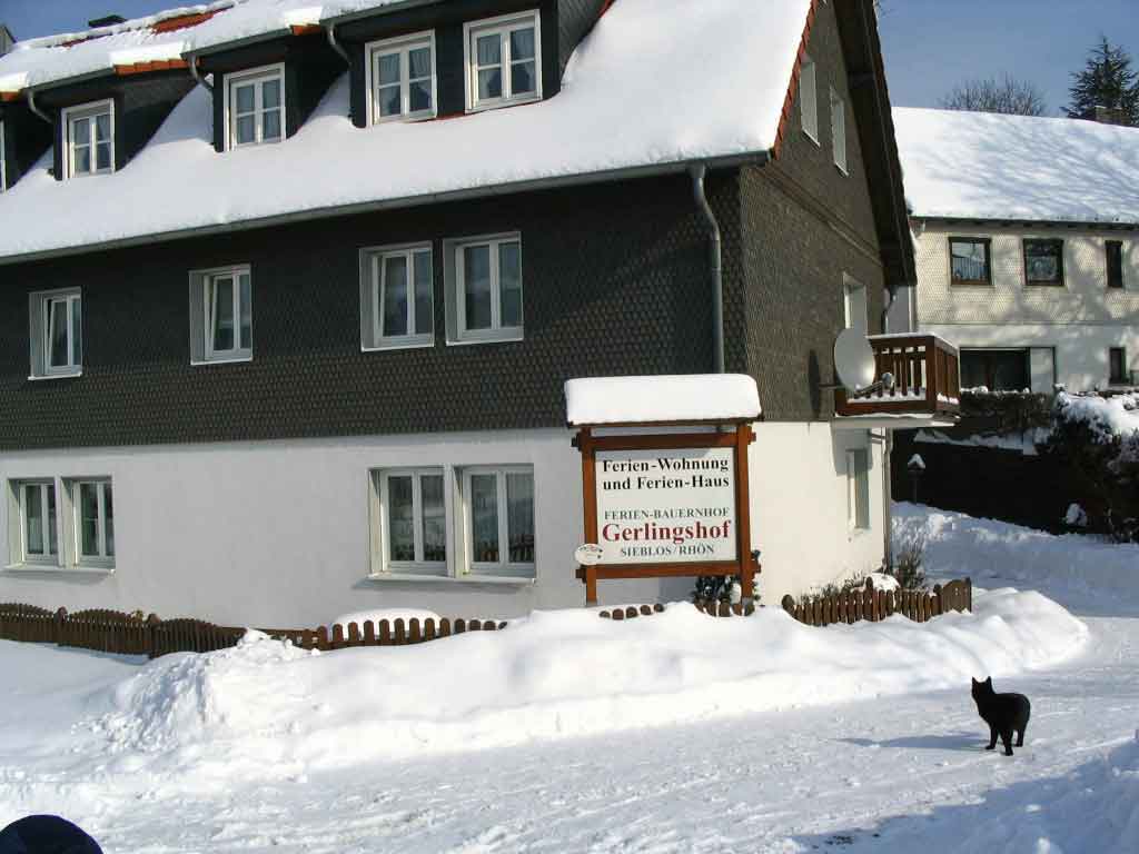 Vor dem Haus - Winteridylle im Gerlingshof